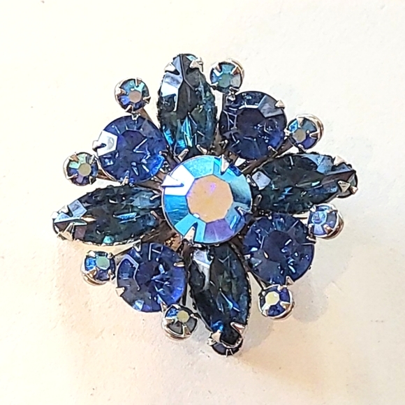 JUDY LEE VINTAGE BLUE RHINESTONE CLIP EARRINGS - Picture 2 of 8